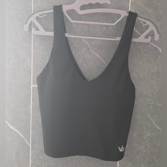NWOT Crowned Athletics Black Essentials Crop Tank Top Small
